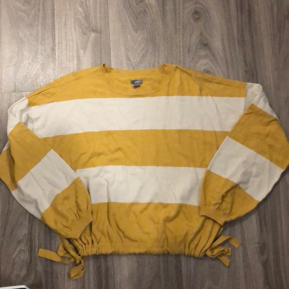 Long sleeve top/ sweater